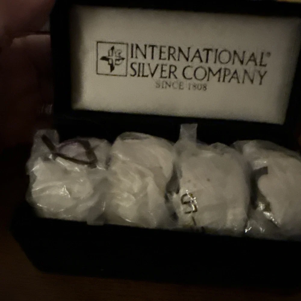 International Silver Company 4 Napkin Rings Since 1808 Made In China A Must Have